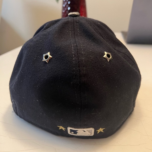 Men’s cap bundle. - Picture 5 of 6